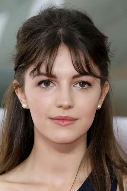 ELLA HUNT
