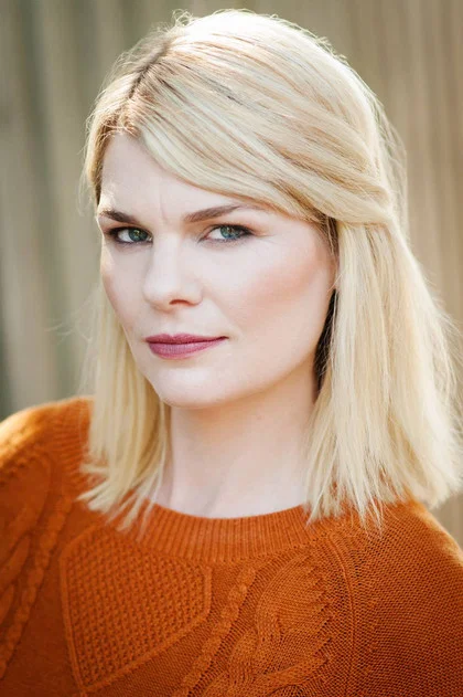 HOLLY HARGREAVES