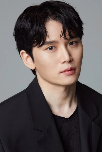 HAN JUN-WOO